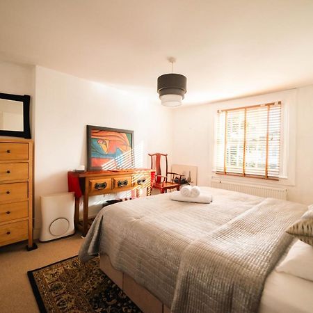 Stylish 2 Bedroom Flat In Camden Town 런던 외부 사진